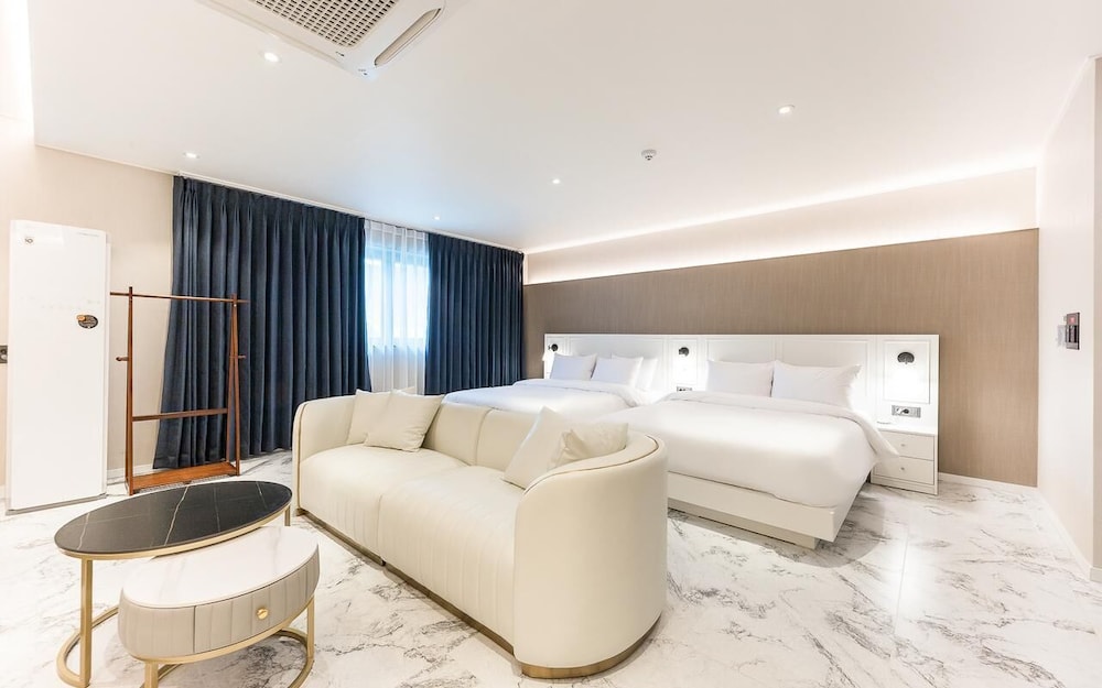 Suite Family Twin Avenue - Spa - Photo 1