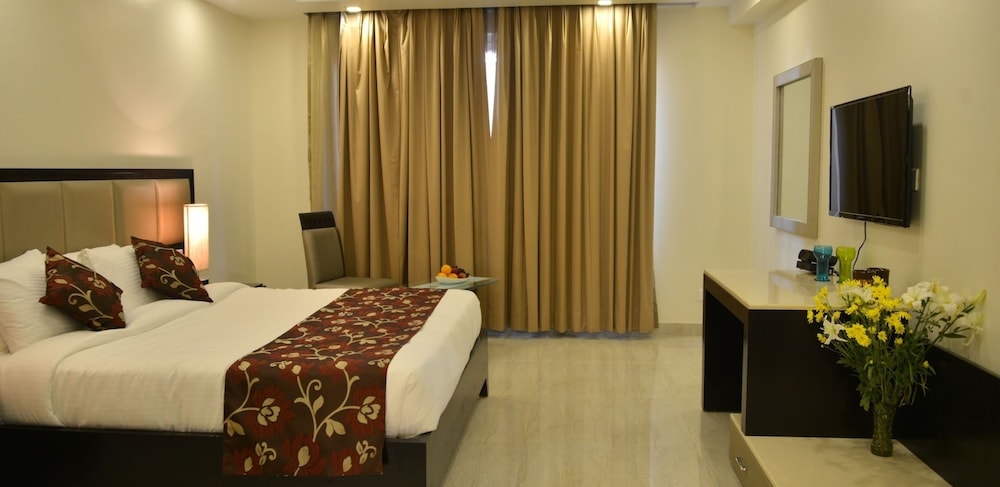 Luxury Apartment, 2 Bedrooms, Kitchen, Pool View photo 2