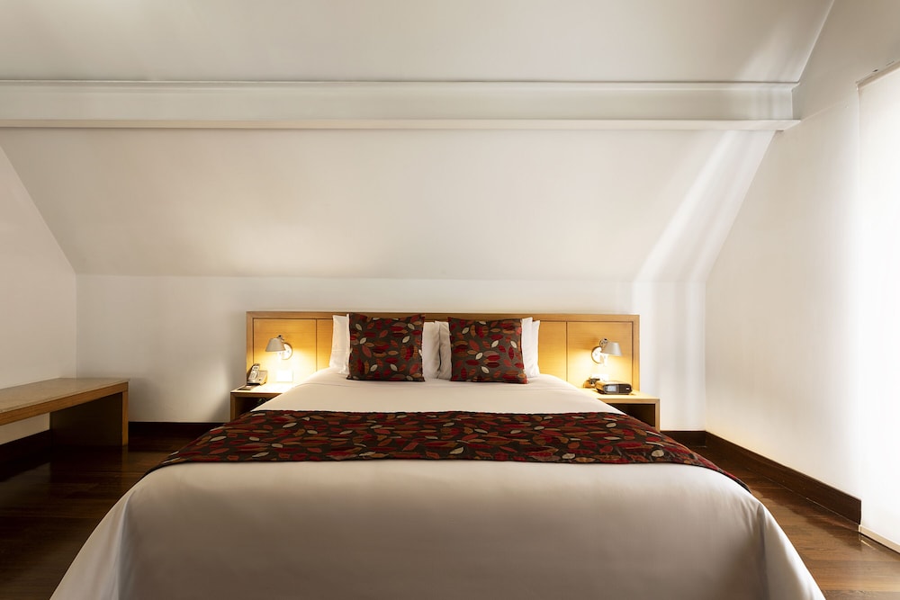 Standard Room, 1 Queen Bed - Photo 12