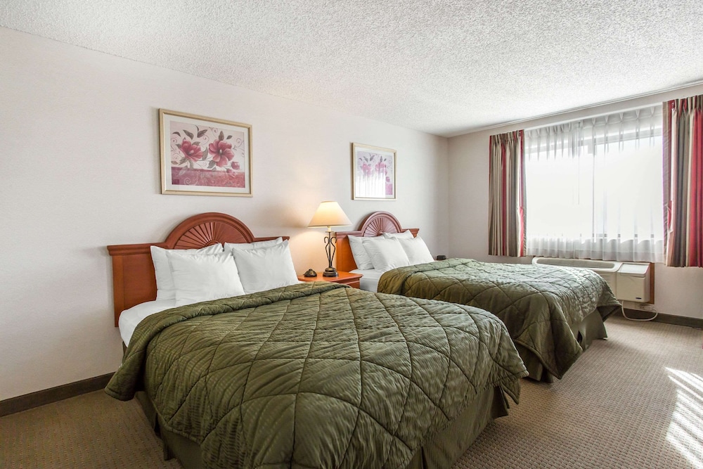 Standard Room, 2 Queen Beds, Refrigerator - Photo 1