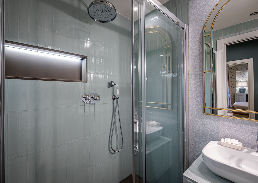 Standard Double Room - Photo 29