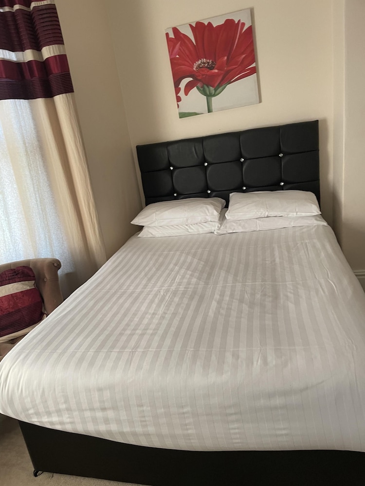 Standard Double Room, Ensuite - Photo 2