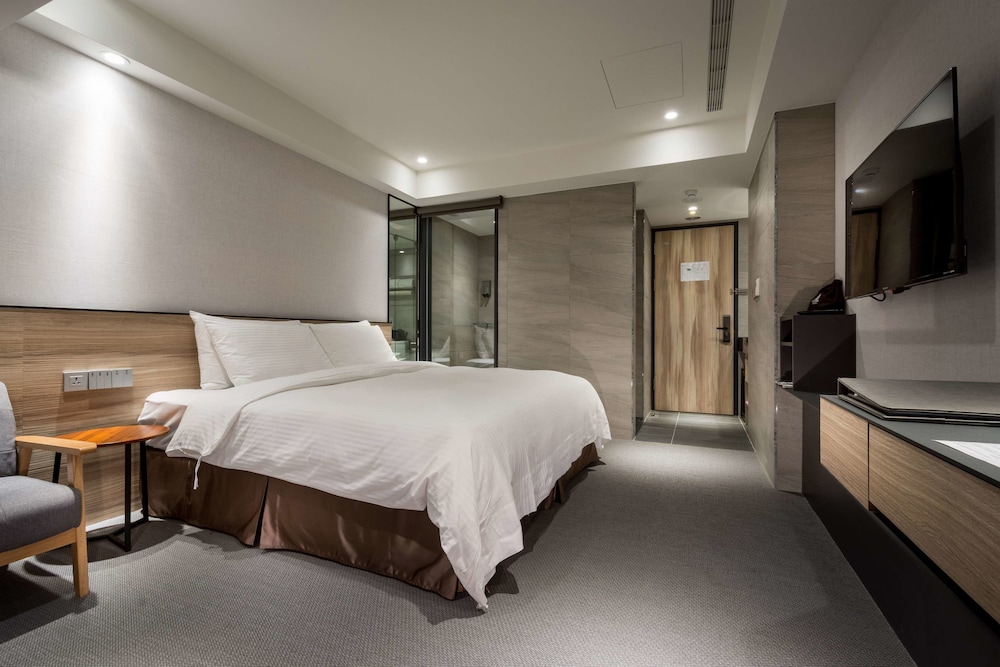 Park View Double Room (Facing the Spring Square View) photo 1