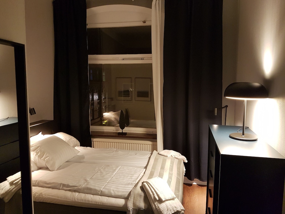 Double Room (140cm bed)