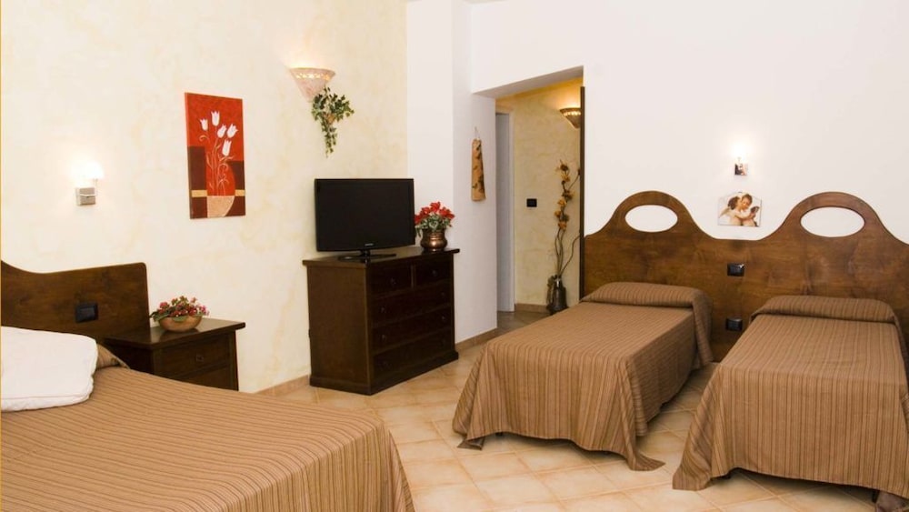 Quadruple Room photo 2
