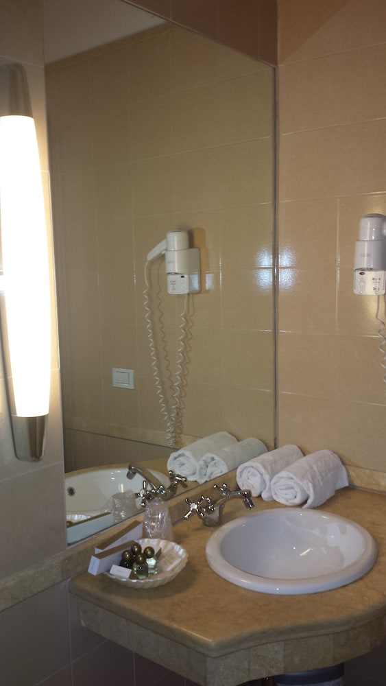 Classic Quadruple Room - Photo 5