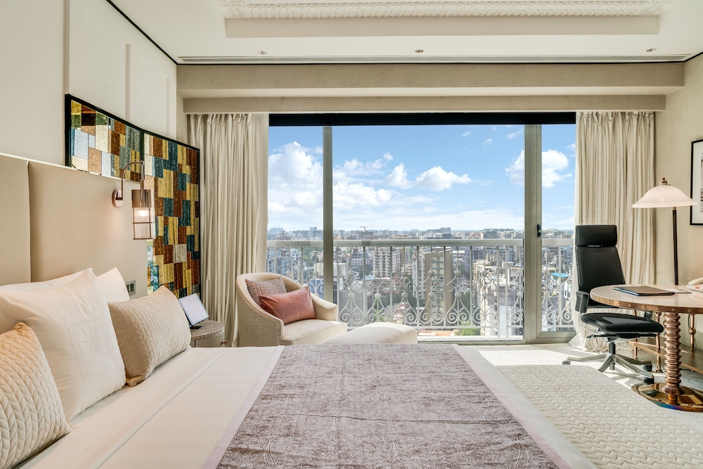 Club Room, 2 Twin Beds, City View - Photo 5
