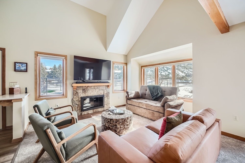 Townhome, 2 Bedrooms photo 1
