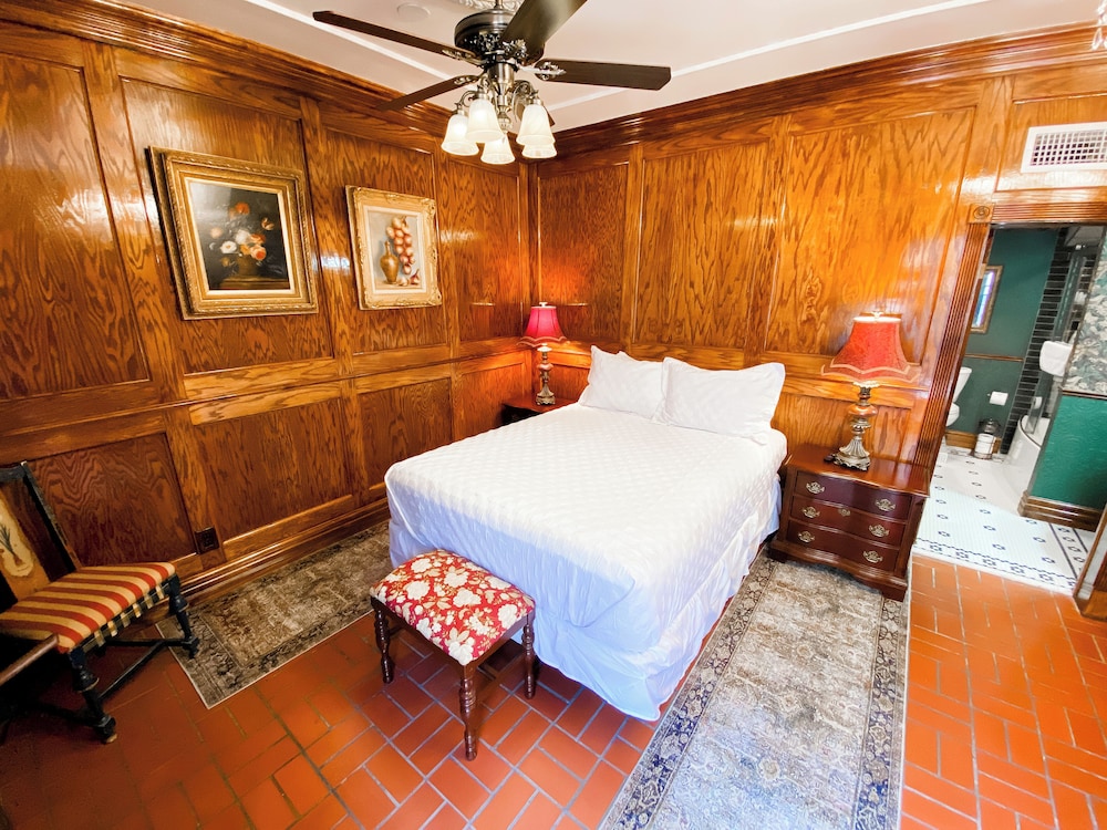 The Oxford Suite photo 1