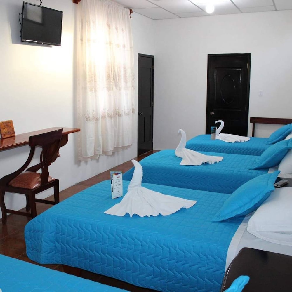 Economy Triple Room photo 1
