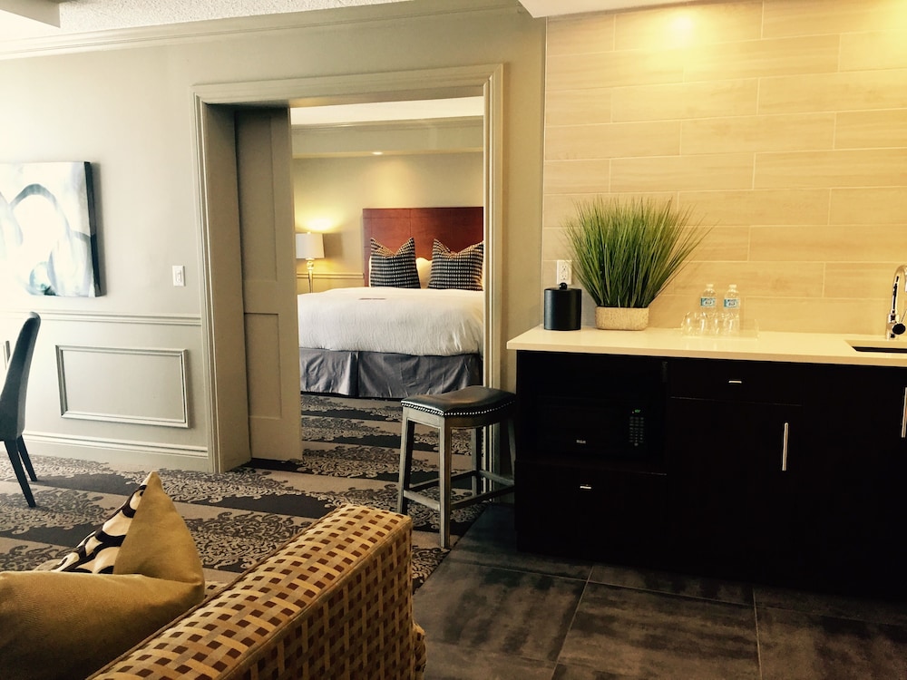 Luxury Suite, 1 Bedroom, Non Smoking (Stair Access Only) photo 2