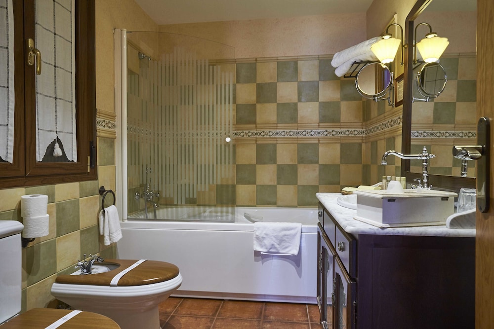 Design Suite, 1 Queen Bed - Photo 15