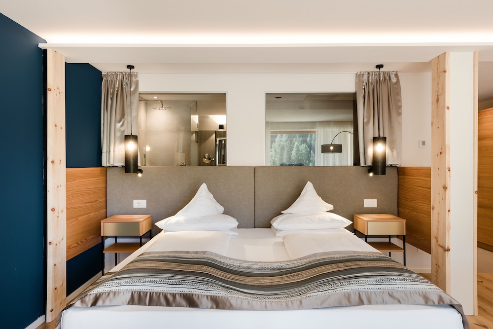 Premium Double Room, Non Smoking, Mountain View photo 3