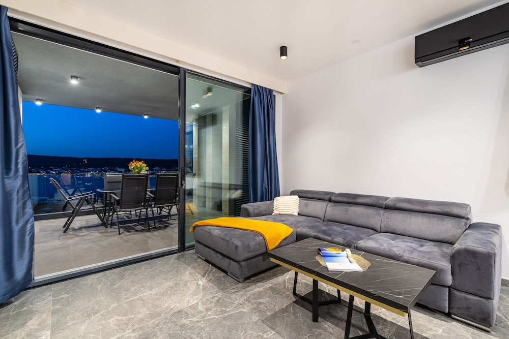 Deluxe Penthouse, Sea View photo 1