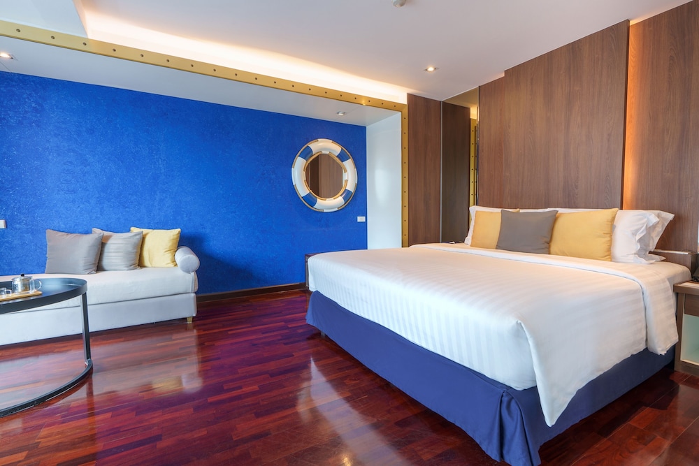 Sea View Mini Suite