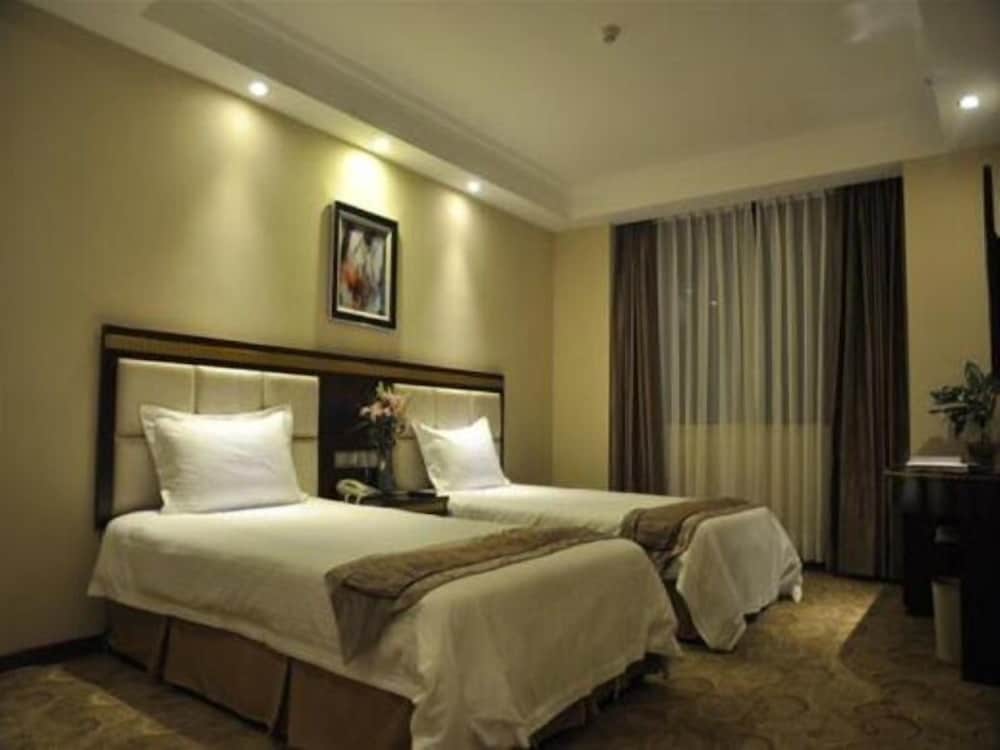 Standard Twin Room photo 2