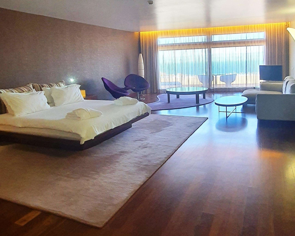 Spa Suite (+16 Only) - Photo 1