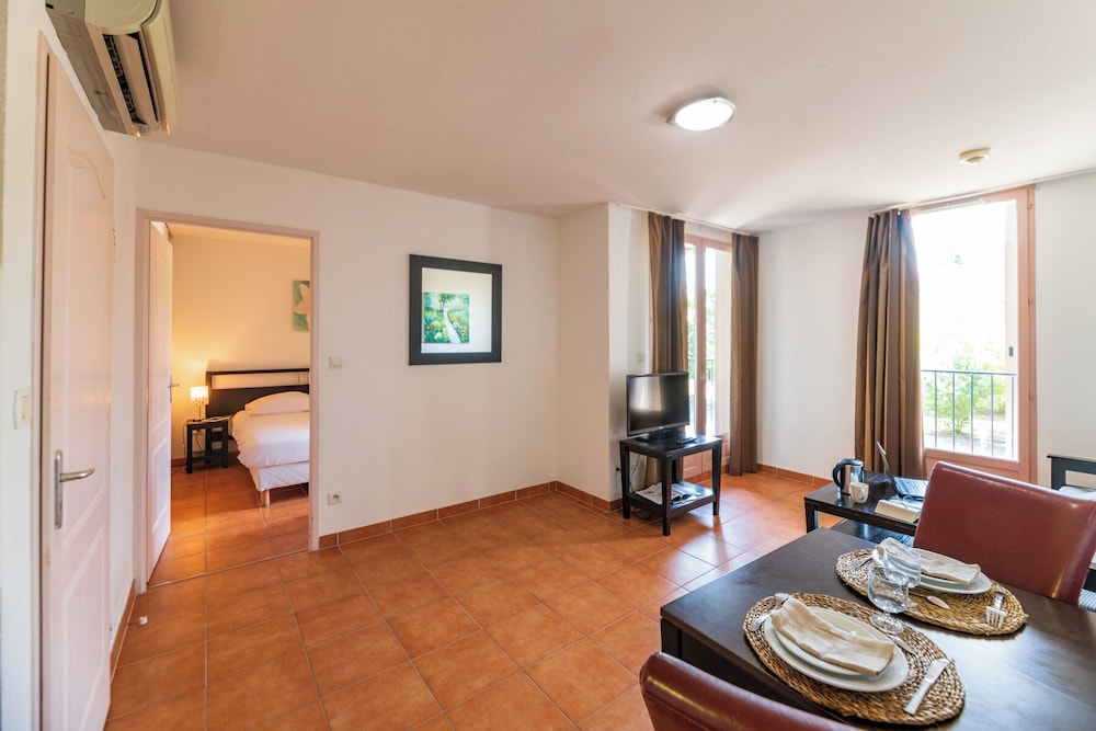 Standard Family Apartment - Photo 3