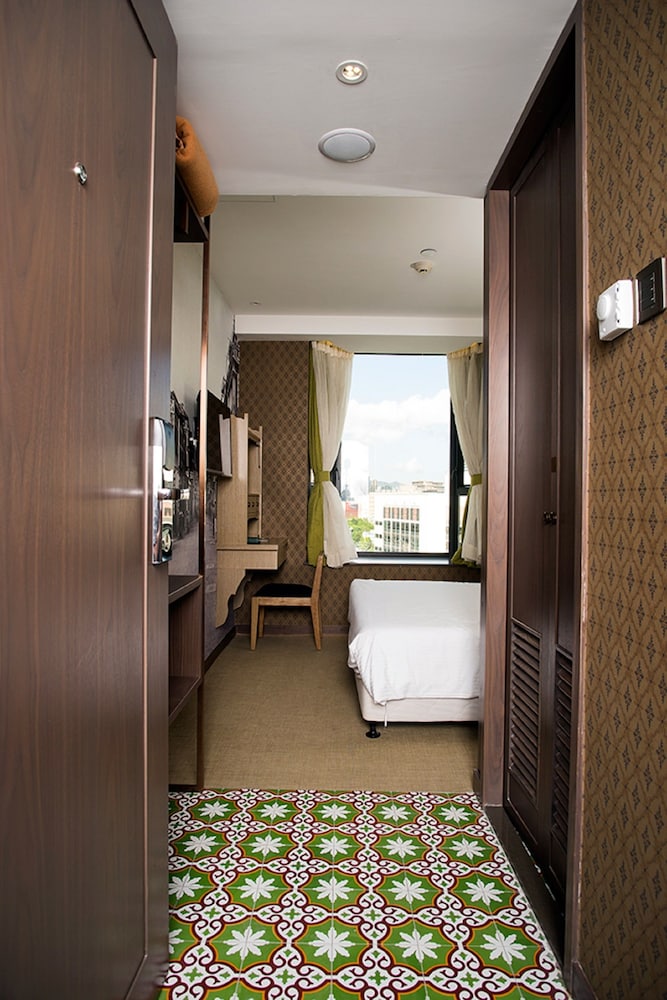 Standard Queen Room photo 3
