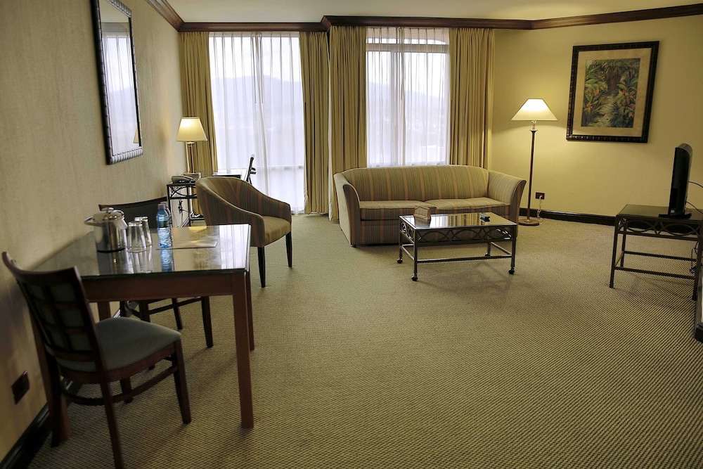 Junior Suite, 1 King Bed - Photo 7