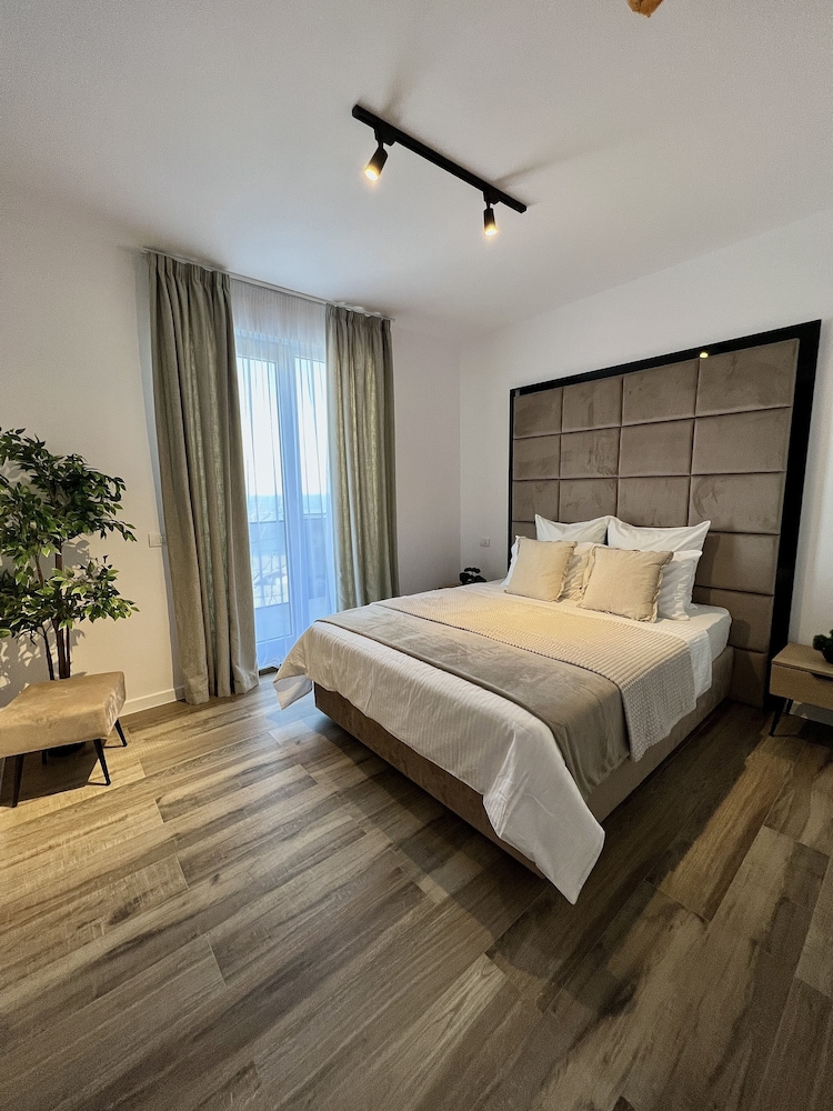 Superior Apartment, Non Smoking, Beach View photo 3