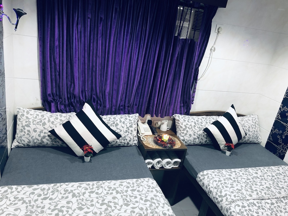 Standard Twin Room (Private Bathroom) photo 3