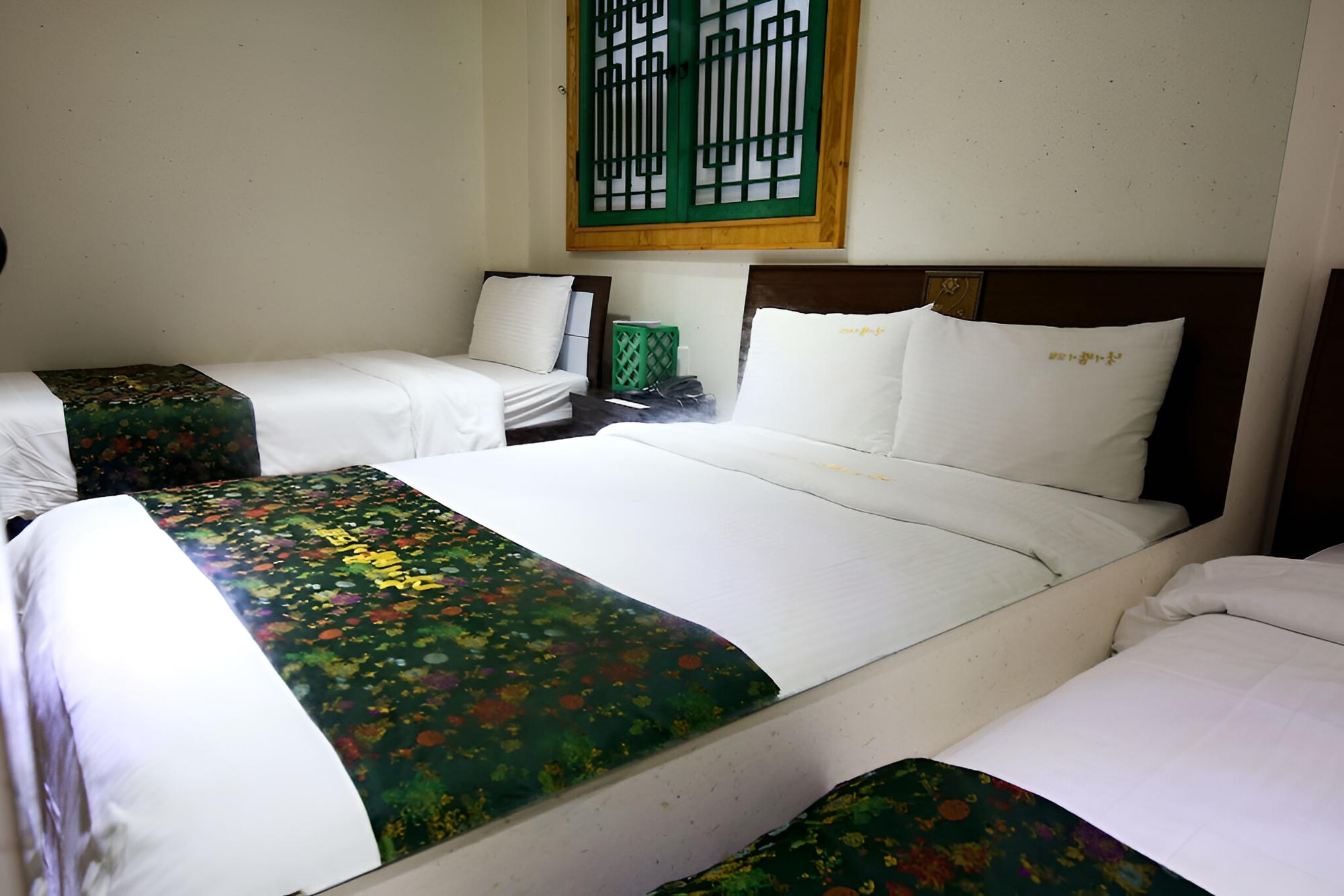 Room (Suite (two beds)) photo 2
