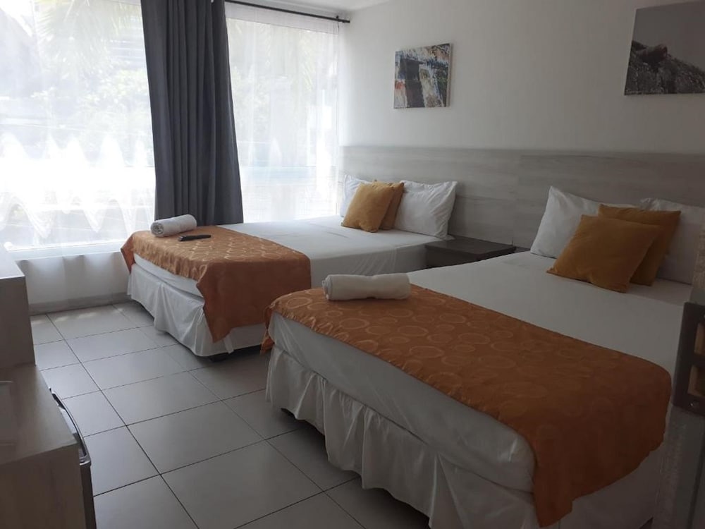 Family Double Room, 2 Double Beds photo 3