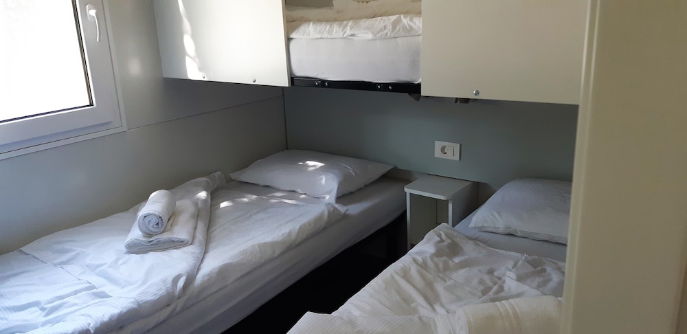 Comfort Mobile Home, 2 Bedrooms photo 3