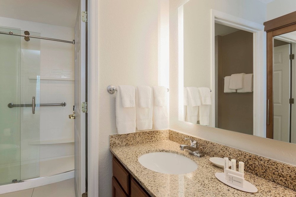 Suite, 1 Bedroom - Photo 7