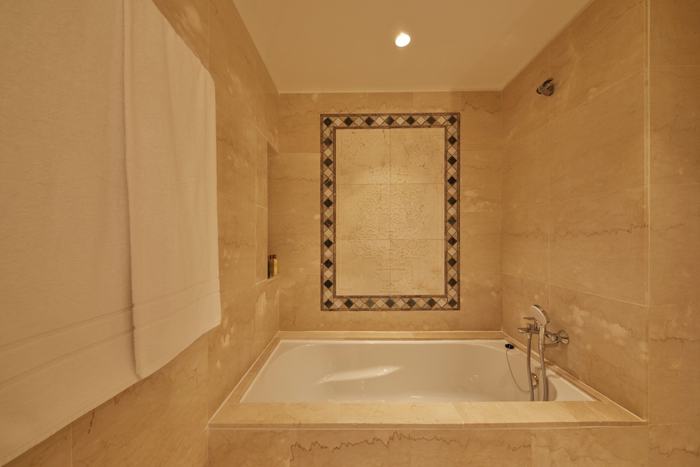 Suite Junior Deluxe con Vista Frontal al Océano (2 adultos) photo