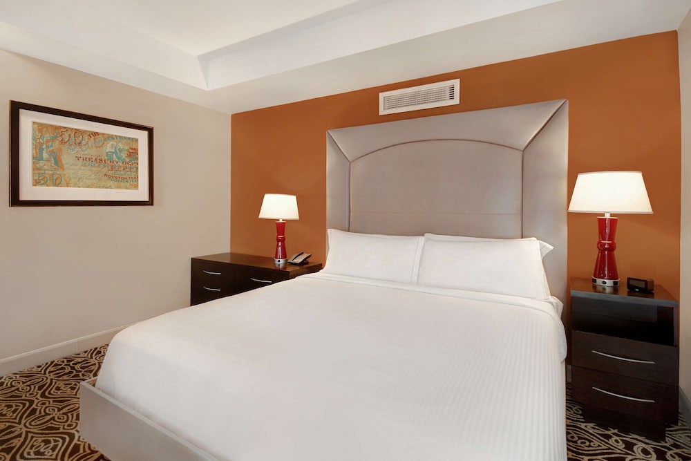 Junior Suite, 1 King Bed, Non Smoking (2 Bathrooms) - Photo 1