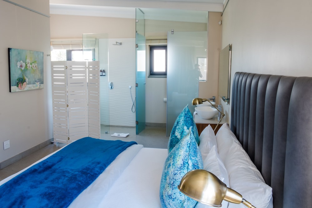 Luxury Suite - Photo 5