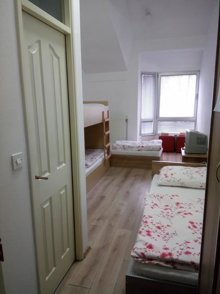 Classic Quadruple Room photo 2