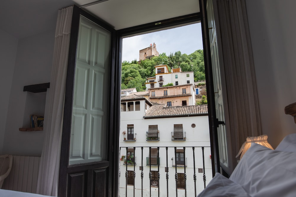 Double Room with views to The Alhambra photo 2