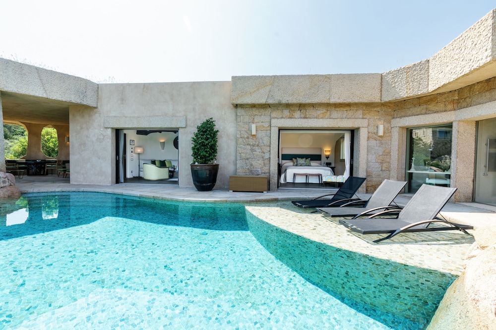 Suite (Pool Suite) - Photo 8