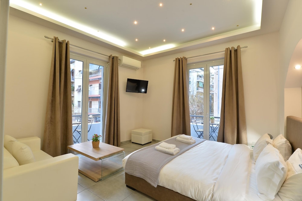 Superior Apartment, 1 King Bed, Non Smoking photo 1