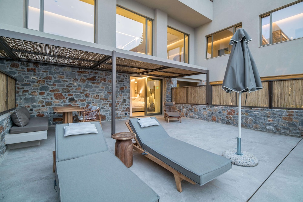 Petit Suites Sea View Private Pool - Photo 5