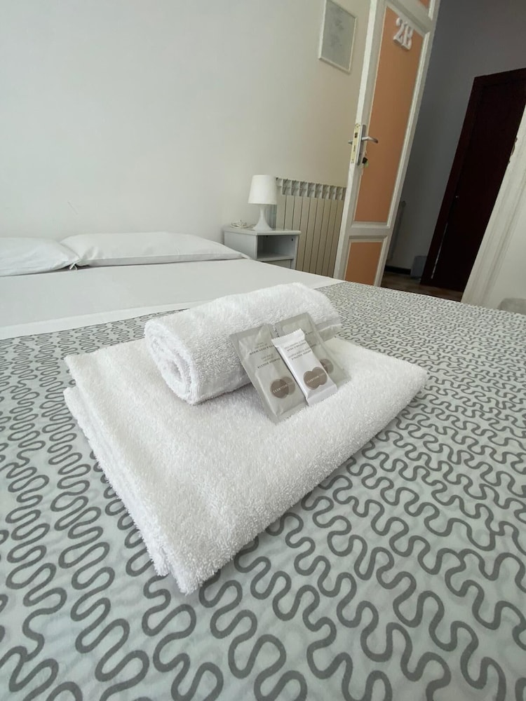 Basic Double Room Single Use, 1 Queen Bed, Shared Bathroom, City View