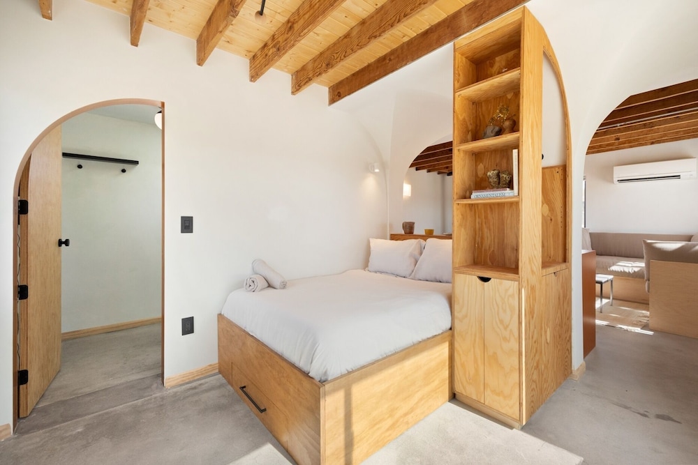 House, 1 Bedroom photo 2