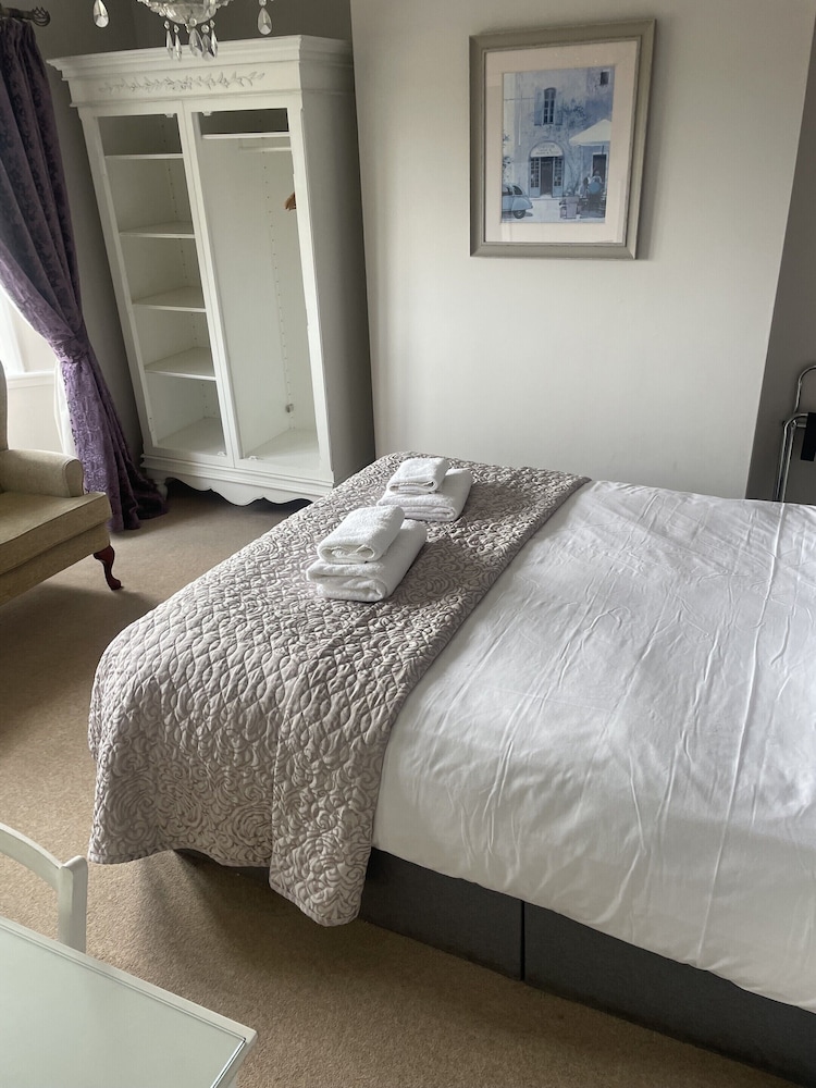 Double Room, Ensuite (Large)