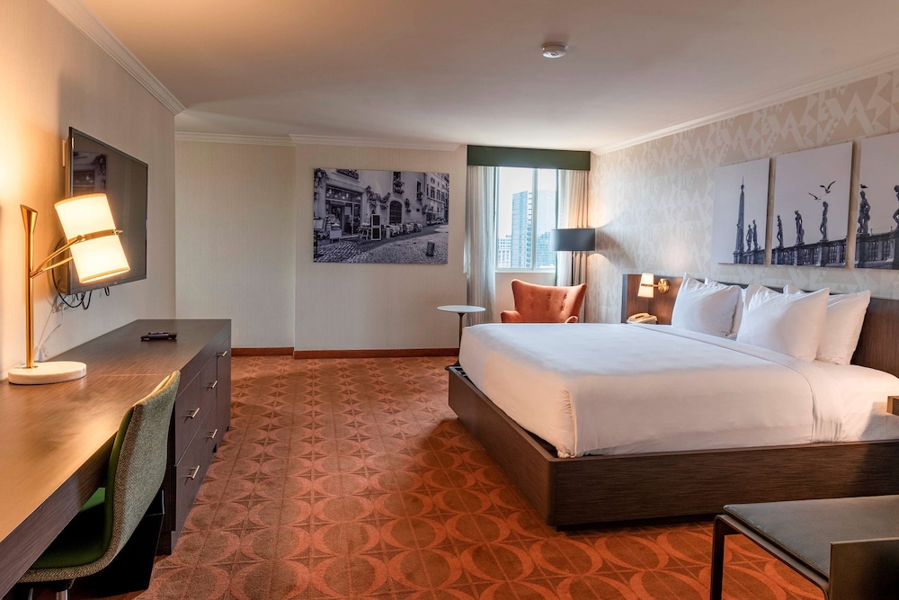 King Room With Bath Tub - Disability Access