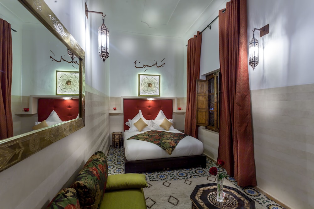 Superior Suite, Private Bathroom (Yasmine)