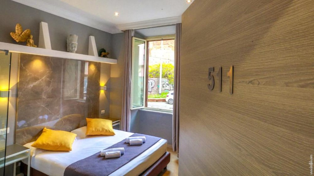Standard Double Room, Small Bathroom