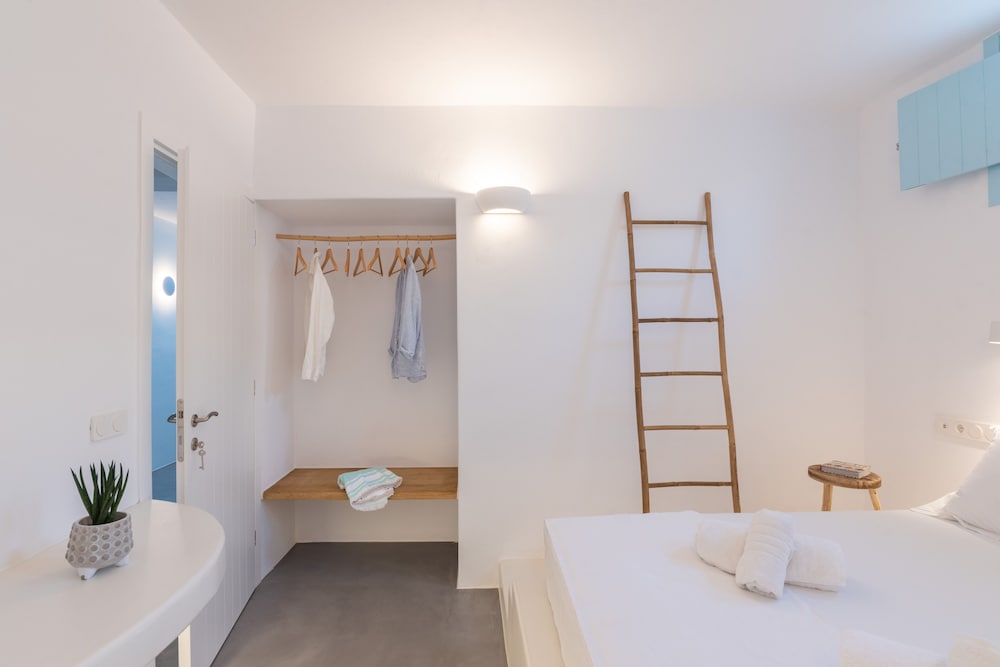 Luxury Villa, 3 Bedrooms, Beach View, Sea Facing (Nota)