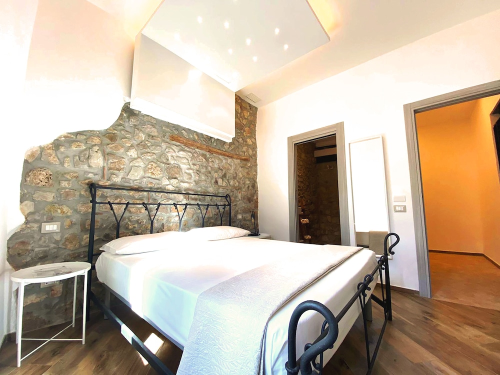 Double or Twin Room, 1 Bedroom photo 3