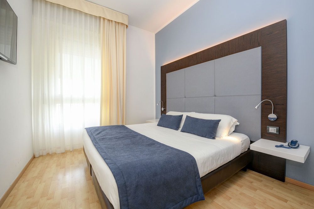 Premium Double or Twin Room photo 3