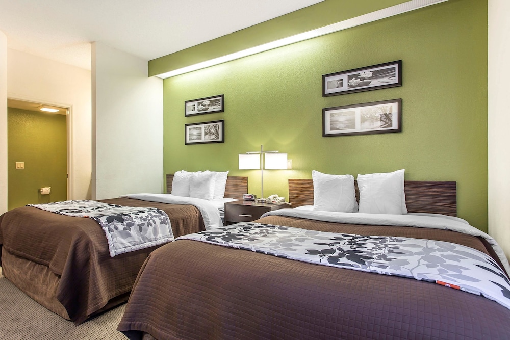 Standard Room, 2 Queen Beds, Non Smoking - Photo 7