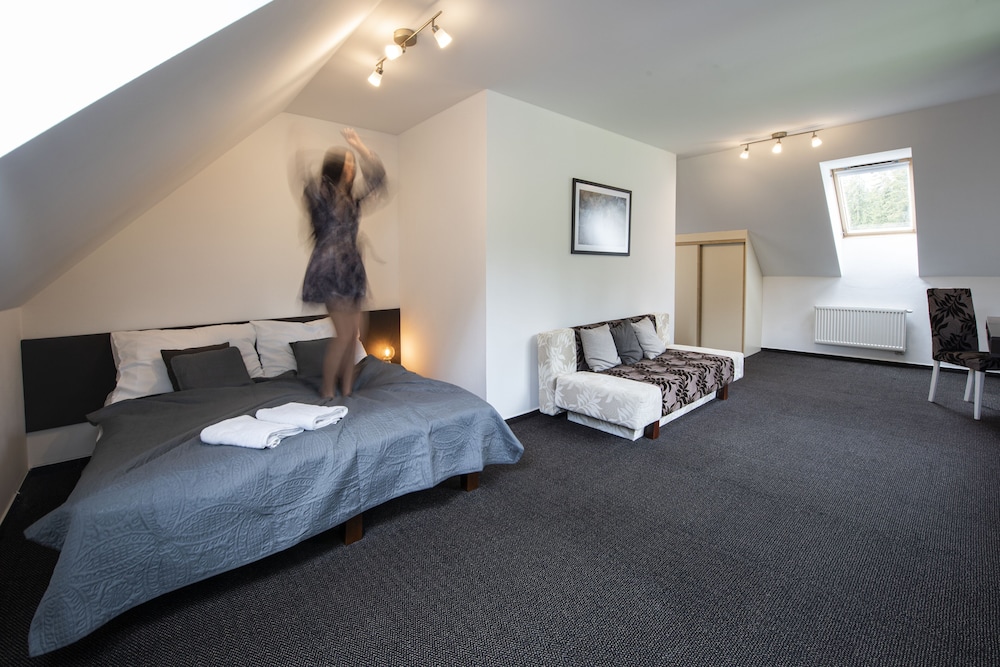Double Room (2 Adults  2 Children) photo 2