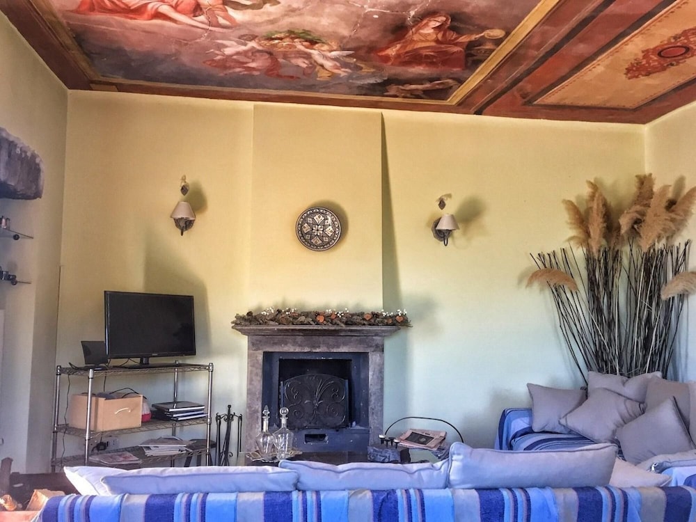 Villa photo 1